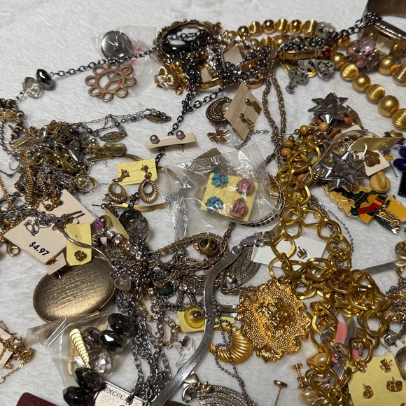 Mixed Jewelry Lot with Gold and Silver Tones - Picture 6 of 6